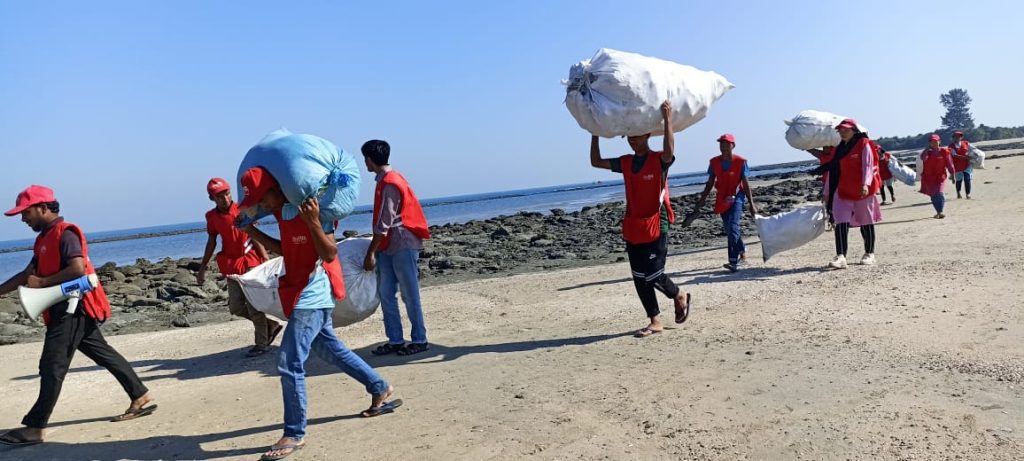 Biddyanondo Plastic Exchange Project with Asiatic