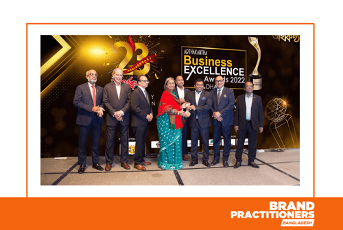 Md Shakawath Hossain receives the ‘Best Hospitality Business Professional of the Year’ award